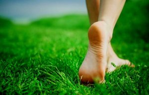 feet on grass2